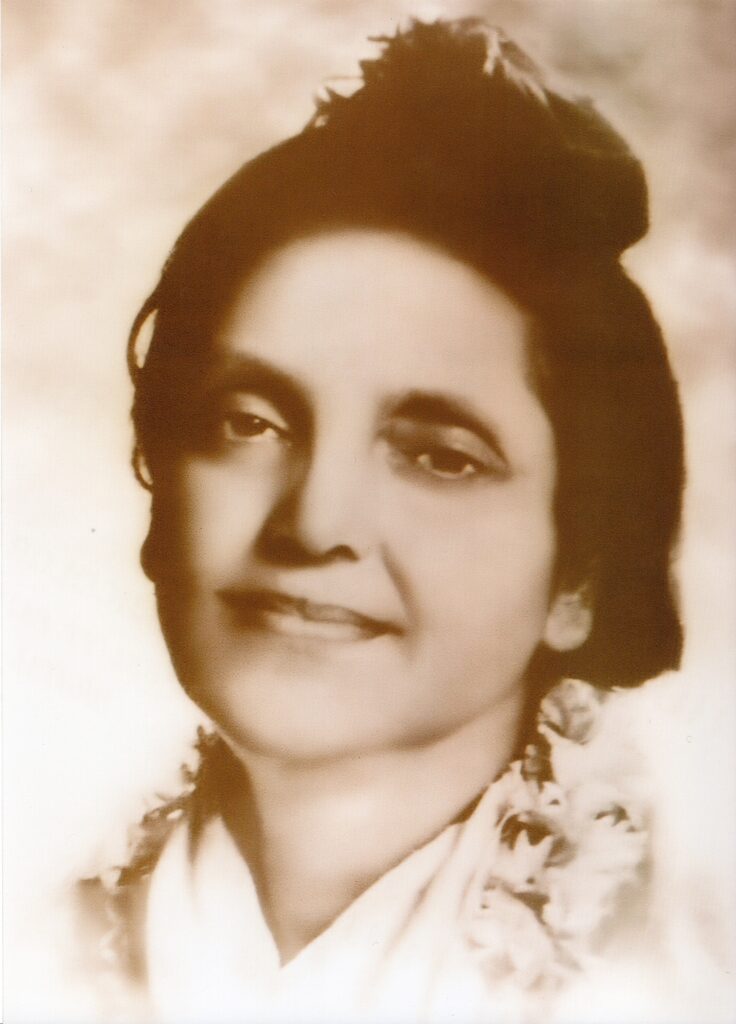 Ananda-Moyi-Ma-seppia