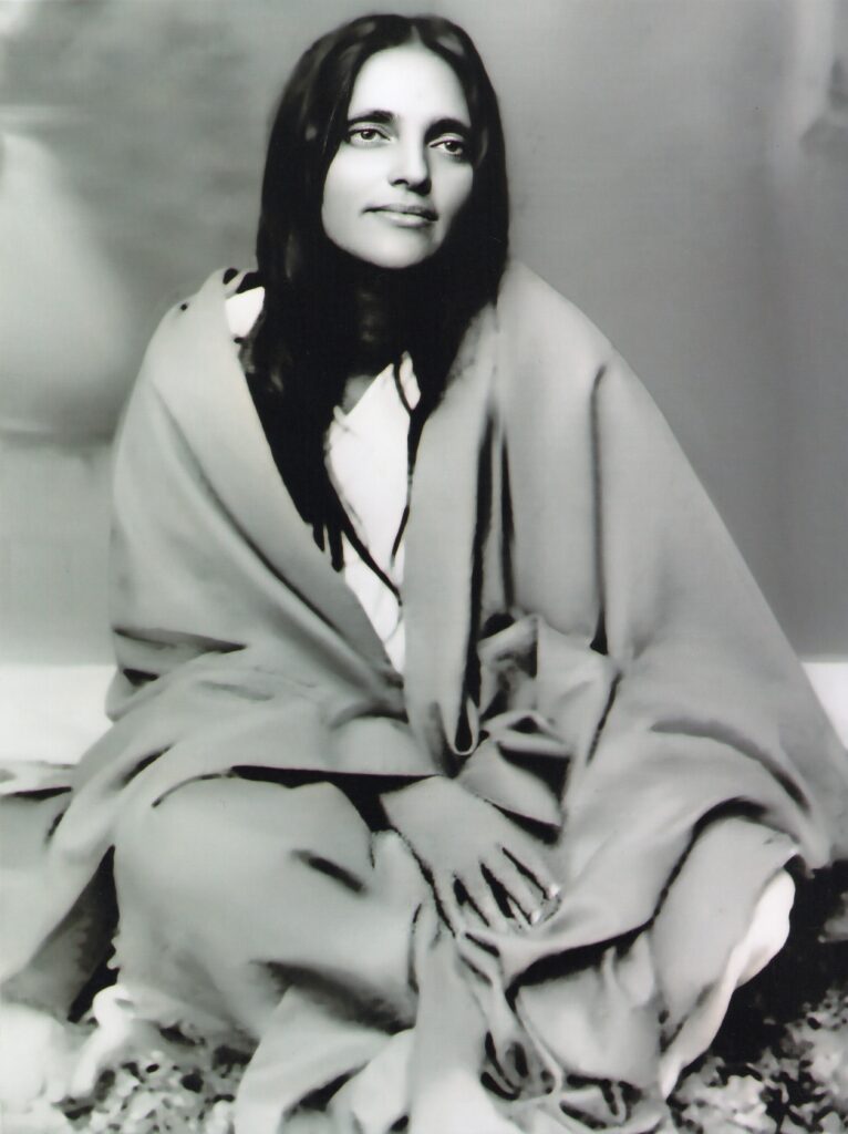 Ananda-Moyi-Ma-bianco-e-nero