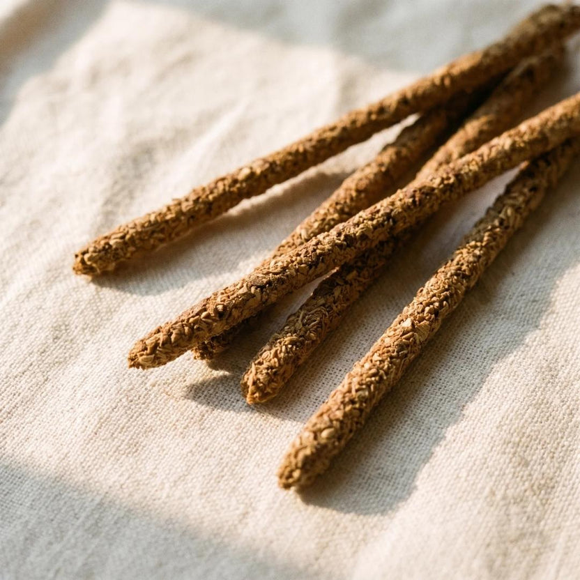 Extreme_macro_palo_santo_natural_incense_stick