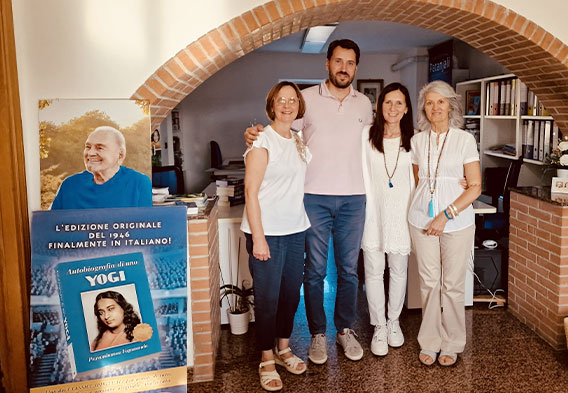 casa-editrice-ananda-edizioni-foto-storiche-5