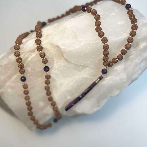 Mala Indiano di Rudraksha e Ametista - immagine 3