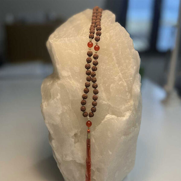 Mala Indiano di Rudraksha e Corniola