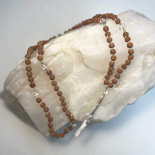 Mala Indiano di Rudraksha e Cristallo di Rocca - immagine 2