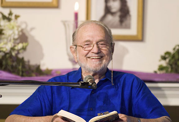 swami-kriyananda-legge-libro