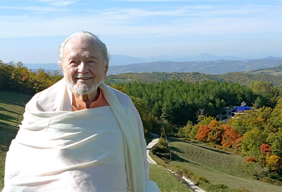 swami-kriyananda-tempio-ananda-assisi